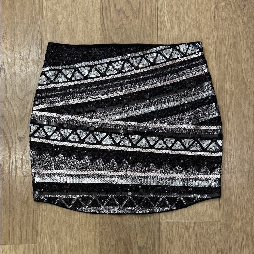 Express Aztec Black and Silver Patterned Mini Skirt Size Medium